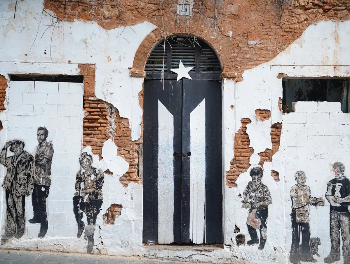 Door painted with the Puerto Rico flag in Old San Juan